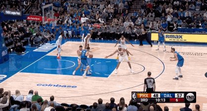 1660892922778043041.gif 0.gif