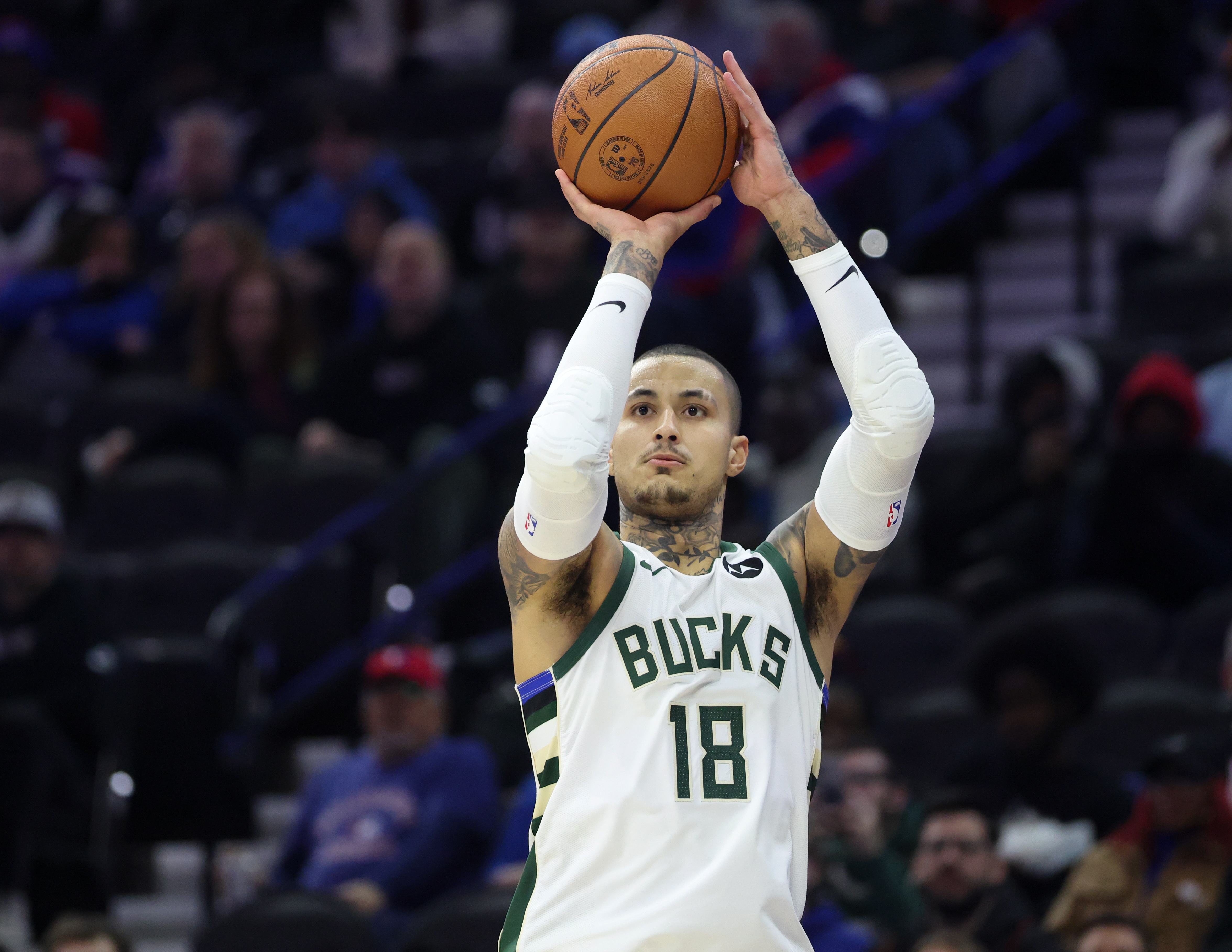 九游娱乐APP-库兹马谈万分里程碑：前天还特意查了下 想着今天拿30分就太棒了